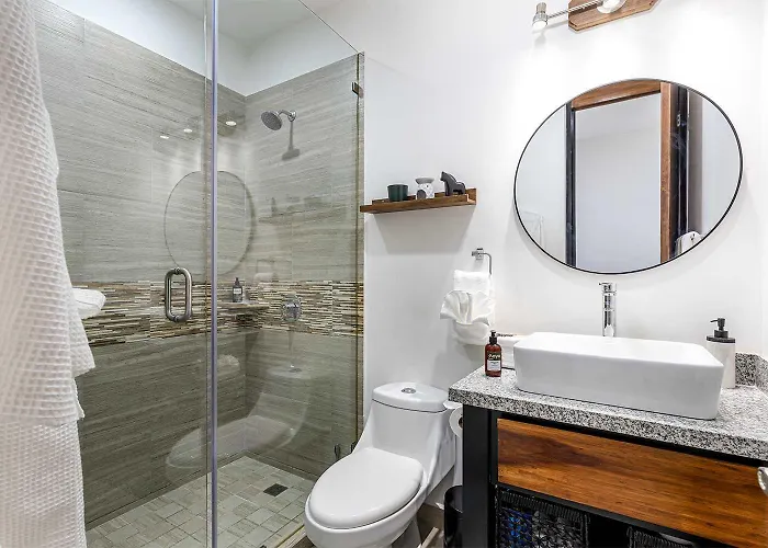 Amazing 2br With Rooftop Pool - Bbq